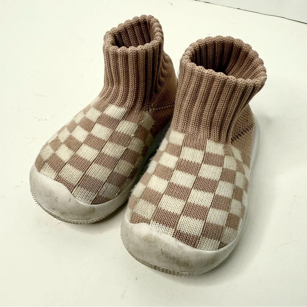 5 Pairs of Toddler Shoes. Size 5. Vans, Stride Rite, Skechers